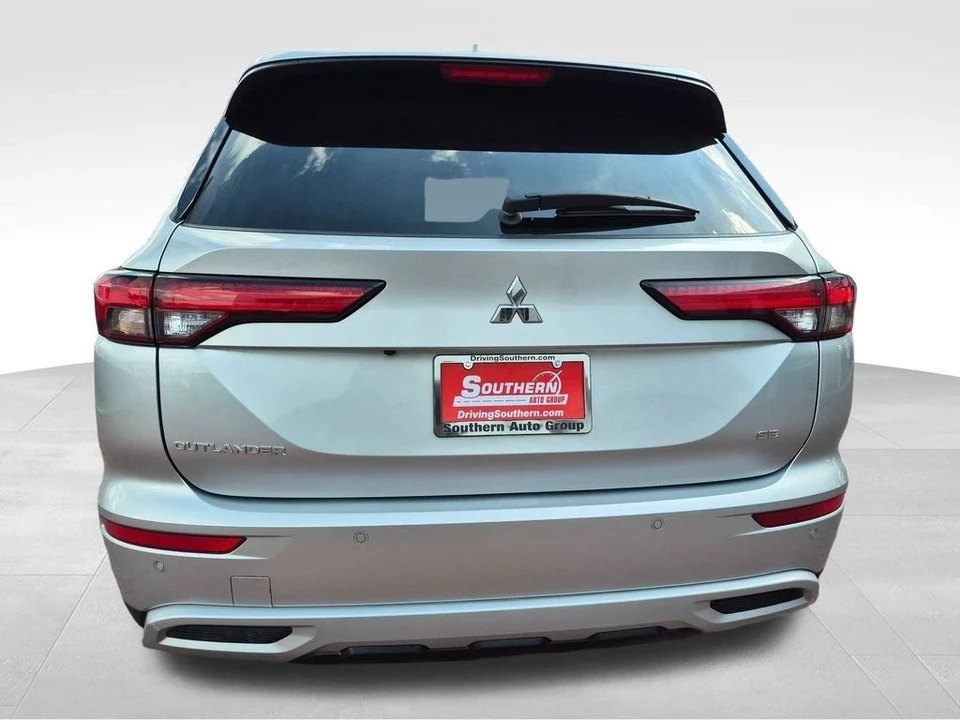 2024 Mitsubishi Outlander - Image 5 of 12