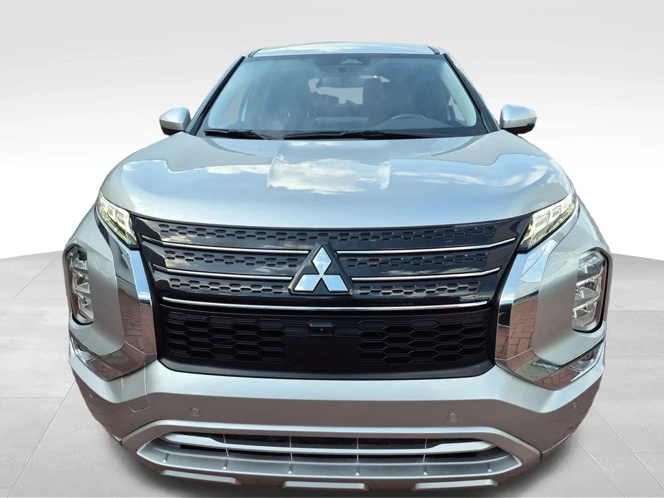 2024 Mitsubishi Outlander - Image 7 of 12