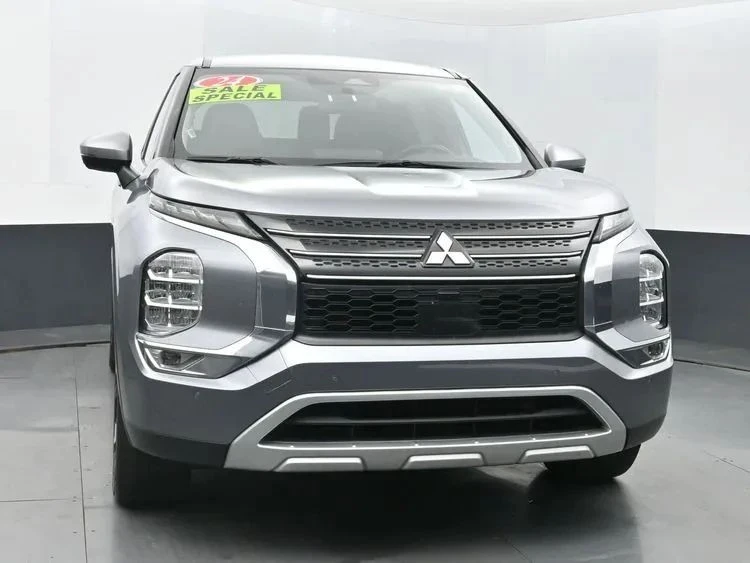 2024 Mitsubishi Outlander - Image 3 of 12