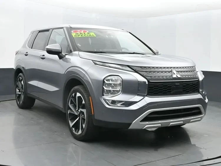 2024 Mitsubishi Outlander - Image 2 of 12