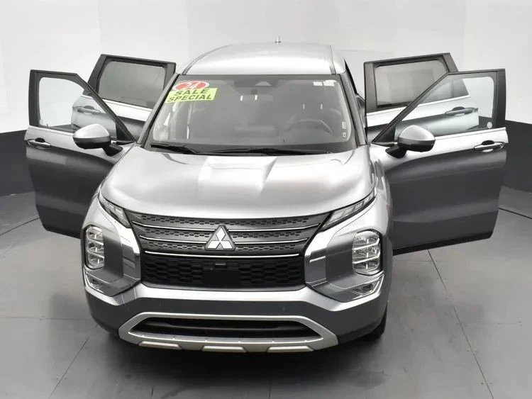 2024 Mitsubishi Outlander - Image 10 of 12