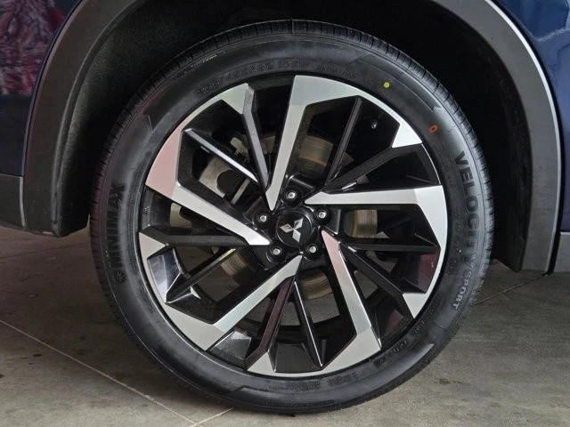 2024 Mitsubishi Outlander - Image 5 of 12