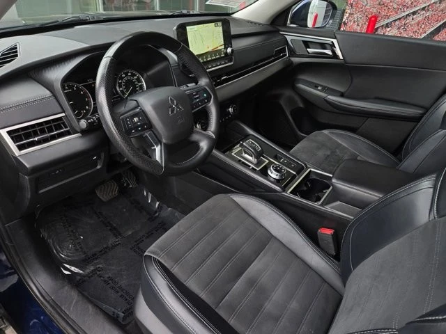 2024 Mitsubishi Outlander - Image 8 of 12