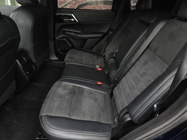 2024 Mitsubishi Outlander - Image 11 of 12