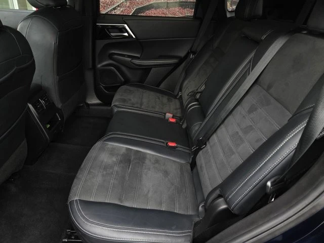 2024 Mitsubishi Outlander - Image 11 of 12