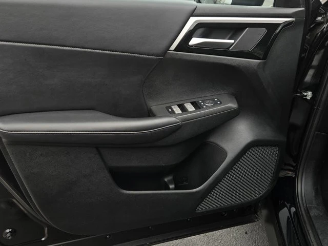 2024 Mitsubishi Outlander - Image 8 of 12