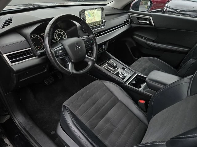 2024 Mitsubishi Outlander - Image 7 of 12