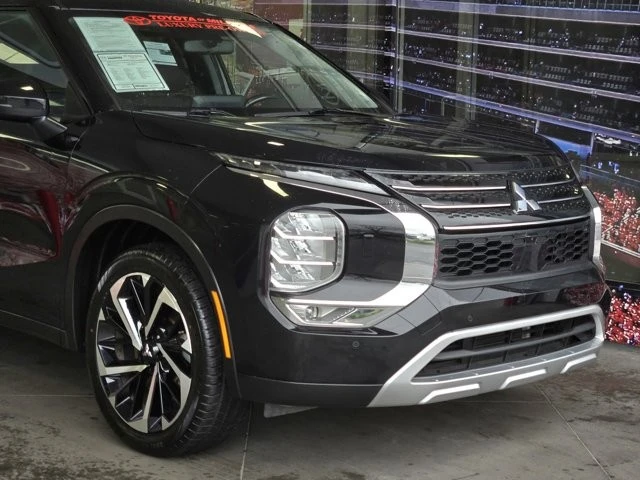 2024 Mitsubishi Outlander - Image 2 of 12
