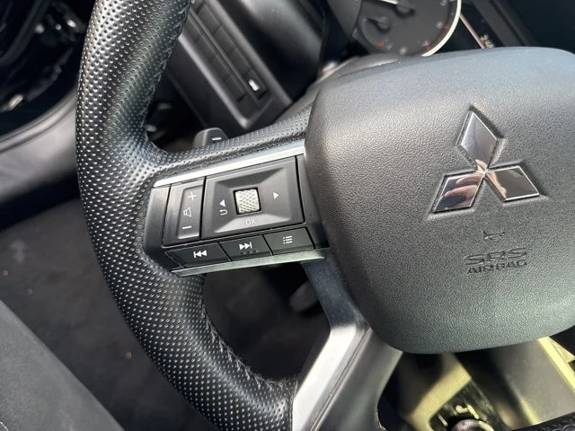 2024 Mitsubishi Outlander - Image 10 of 12
