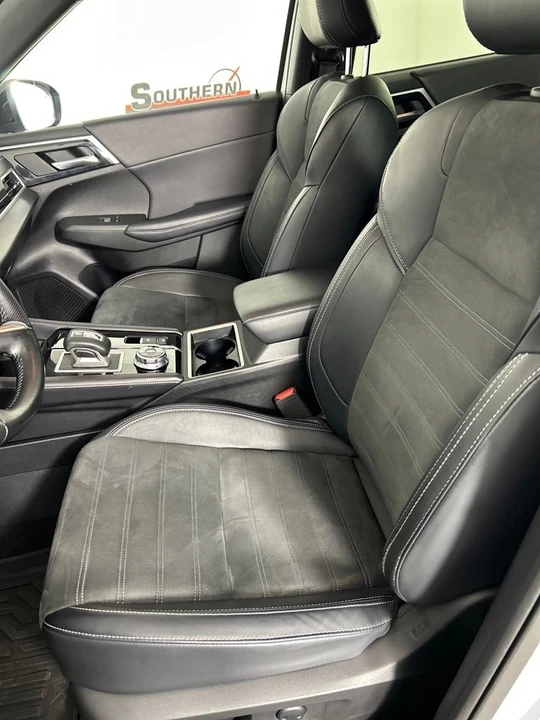 2024 Mitsubishi Outlander - Image 11 of 12