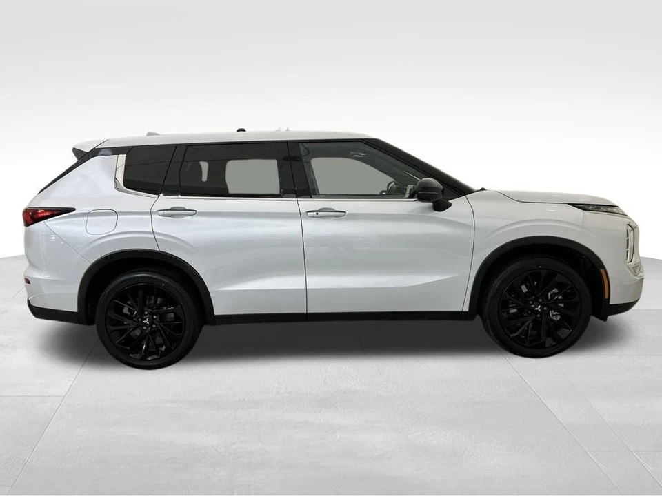 2024 Mitsubishi Outlander - Image 6 of 12