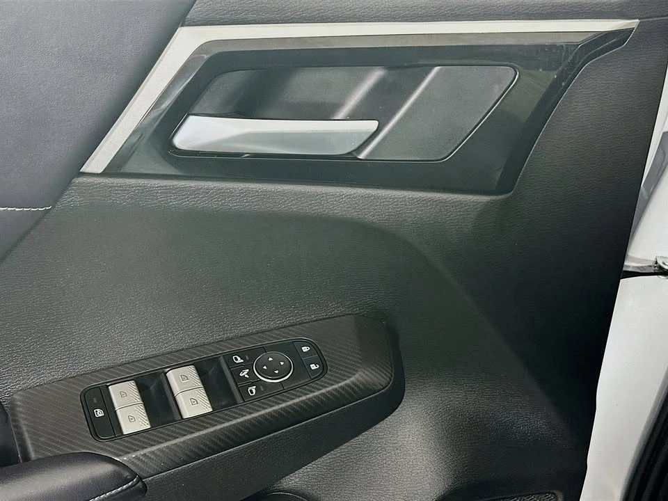 2024 Mitsubishi Outlander - Image 13 of 19