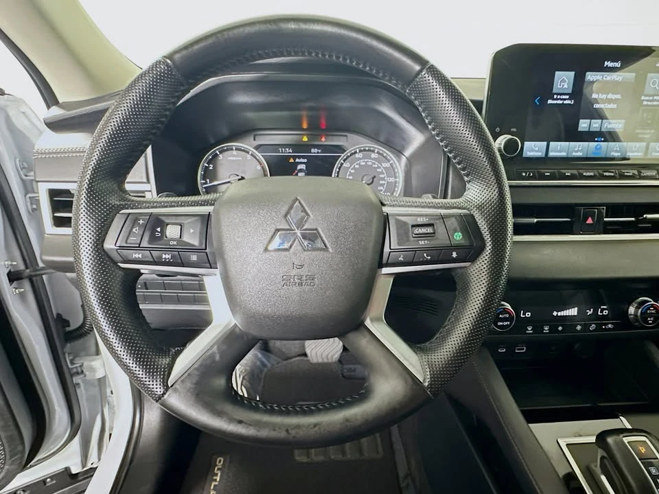 2024 Mitsubishi Outlander - Image 14 of 19