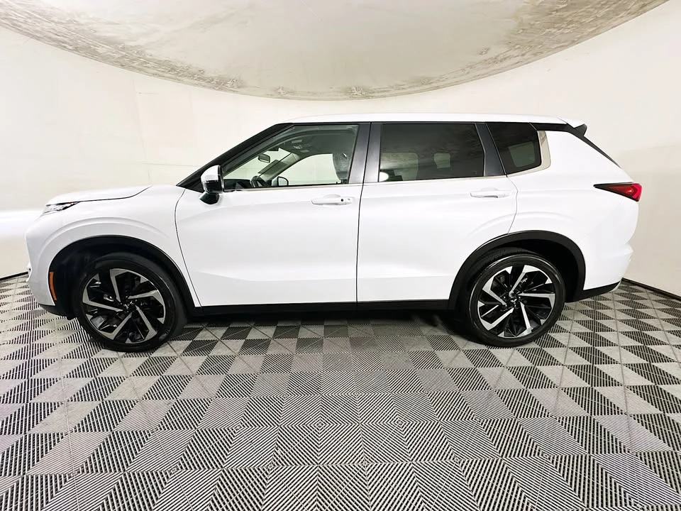 2024 Mitsubishi Outlander - Image 6 of 19