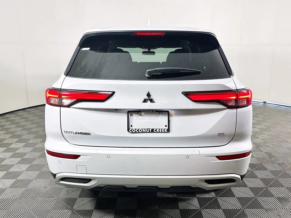 2024 Mitsubishi Outlander - Image 4 of 19