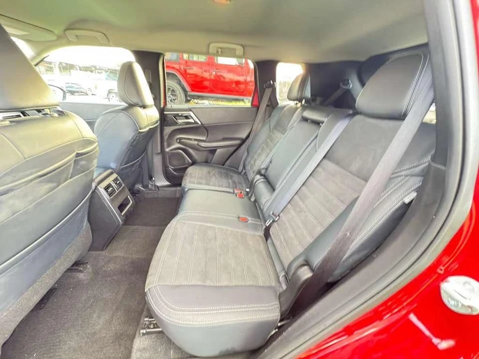 2024 Mitsubishi Outlander - Image 11 of 11