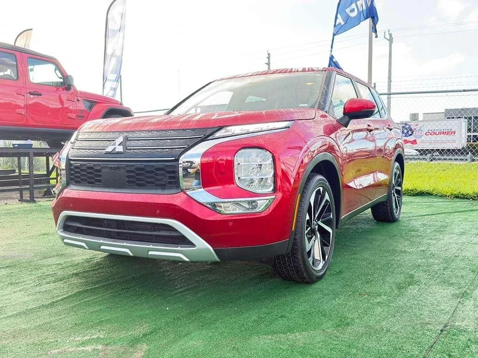 2024 Mitsubishi Outlander - Image 3 of 11