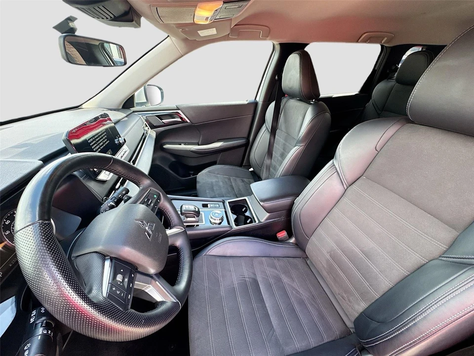 2024 Mitsubishi Outlander - Image 21 of 21