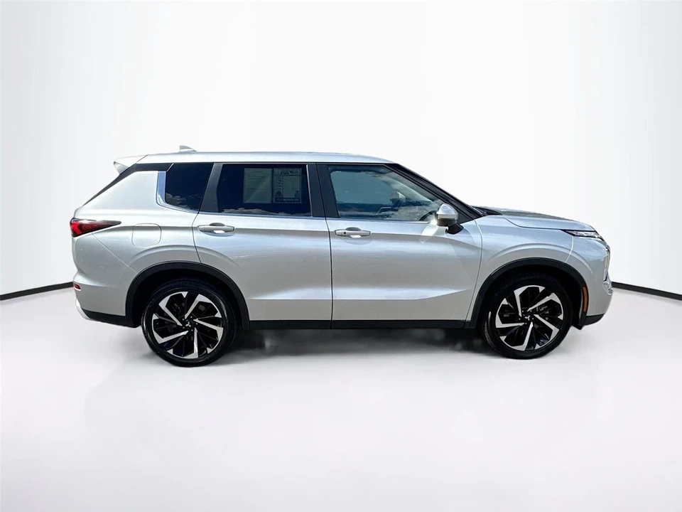 2024 Mitsubishi Outlander - Image 8 of 21