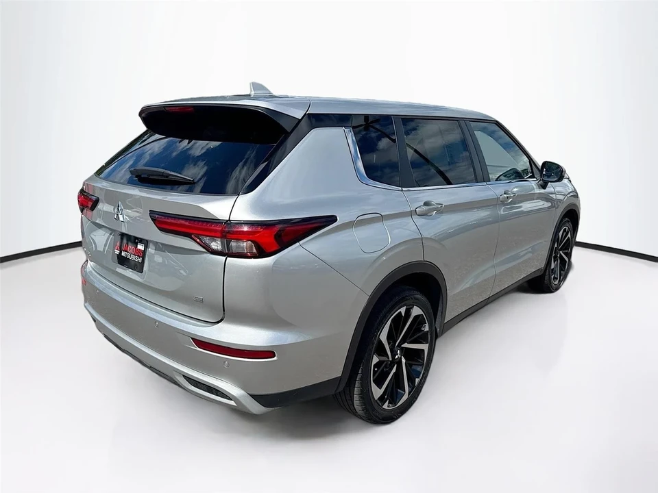 2024 Mitsubishi Outlander - Image 7 of 21