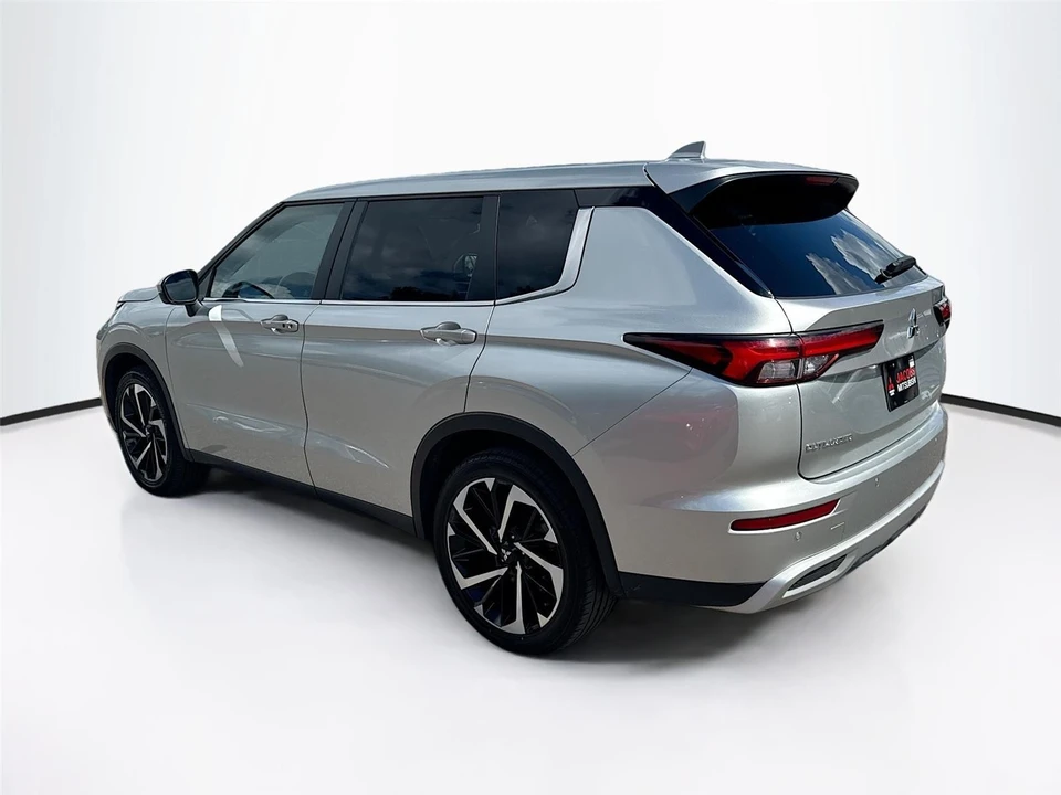 2024 Mitsubishi Outlander - Image 5 of 21