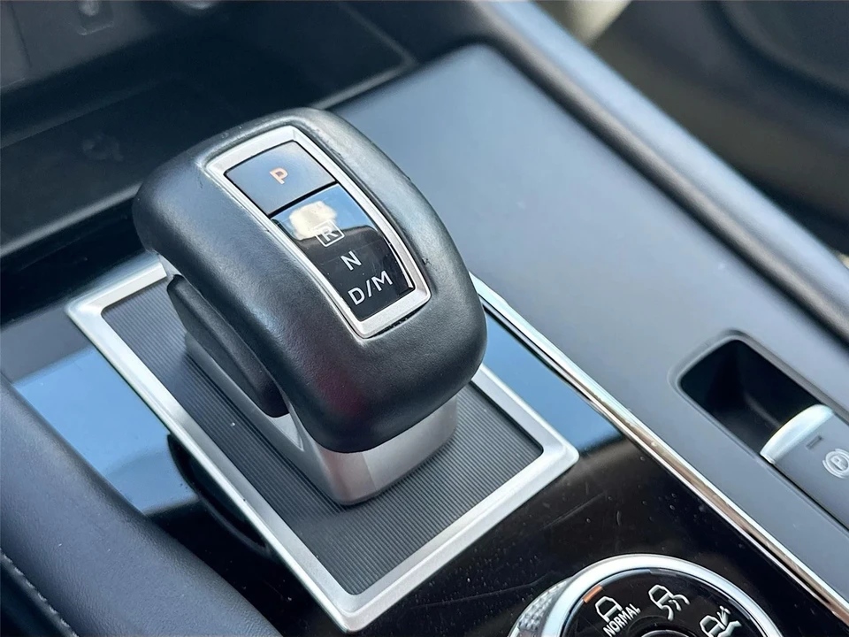 2024 Mitsubishi Outlander - Image 17 of 21