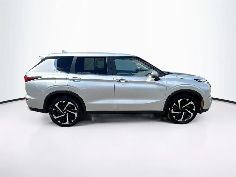 2024 Mitsubishi Outlander - Image 8 of 21