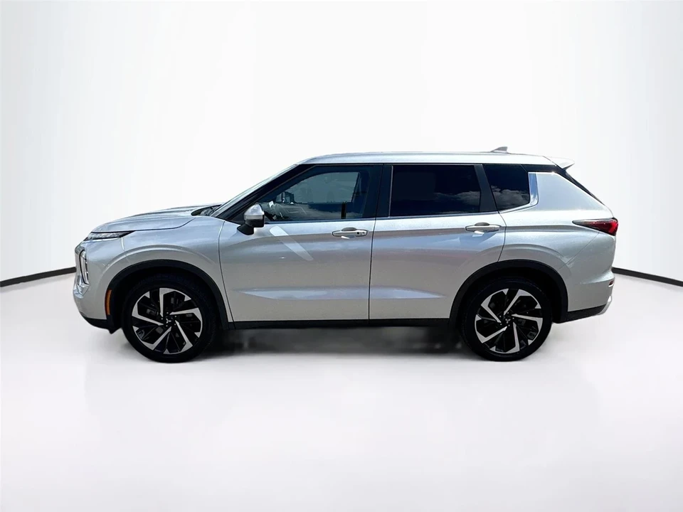 2024 Mitsubishi Outlander - Image 4 of 21