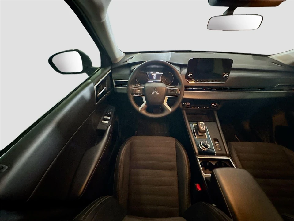 2024 Mitsubishi Outlander - Image 3 of 31