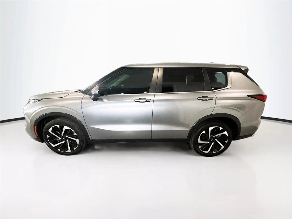 2024 Mitsubishi Outlander - Image 29 of 31