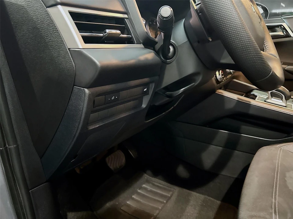 2024 Mitsubishi Outlander - Image 7 of 31