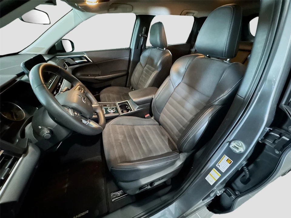 2024 Mitsubishi Outlander - Image 10 of 16
