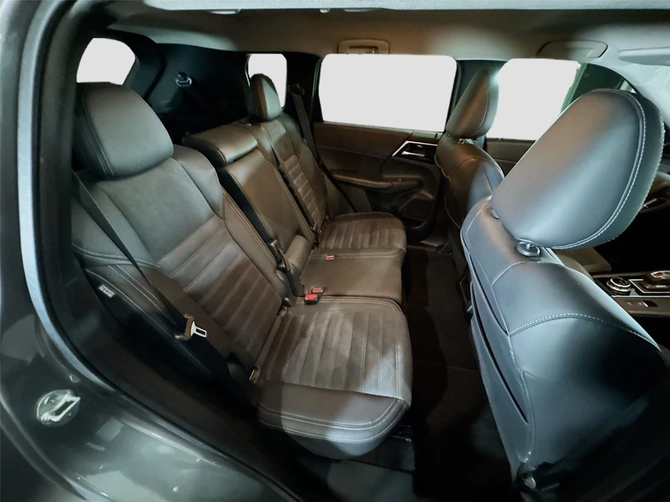 2024 Mitsubishi Outlander - Image 13 of 16