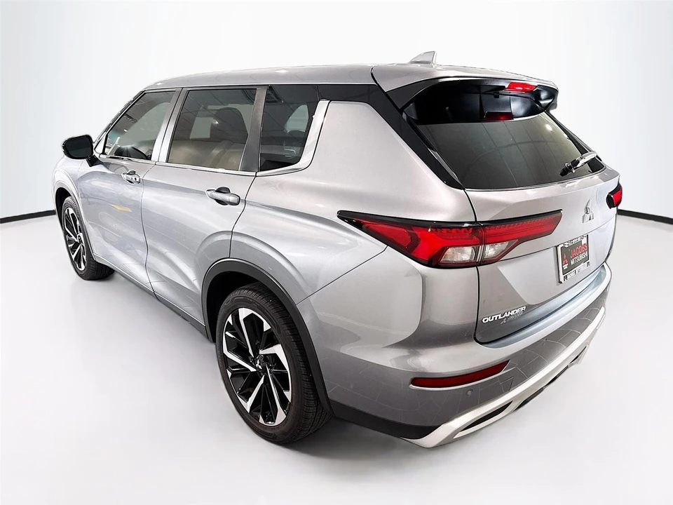 2024 Mitsubishi Outlander - Image 3 of 16