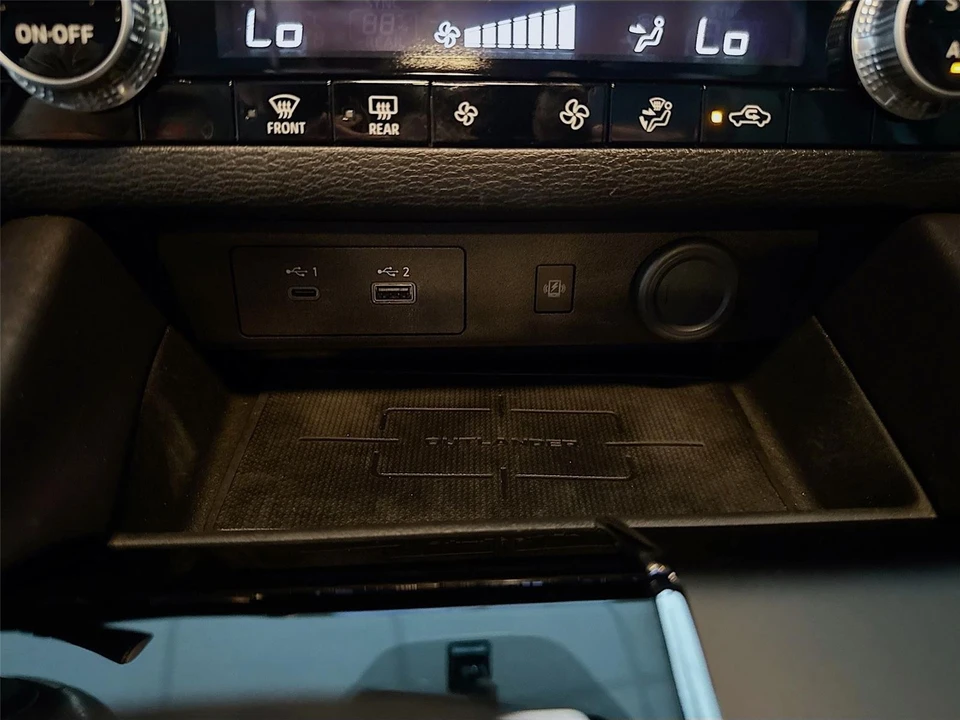 2024 Mitsubishi Outlander - Image 16 of 31