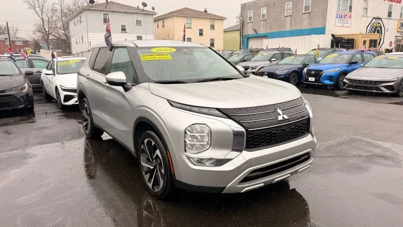 2024 Mitsubishi Outlander - Image 2 of 12