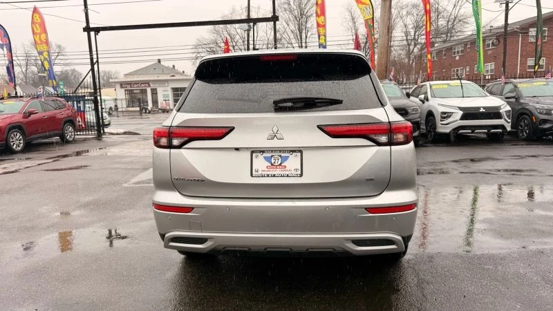 2024 Mitsubishi Outlander - Image 6 of 12
