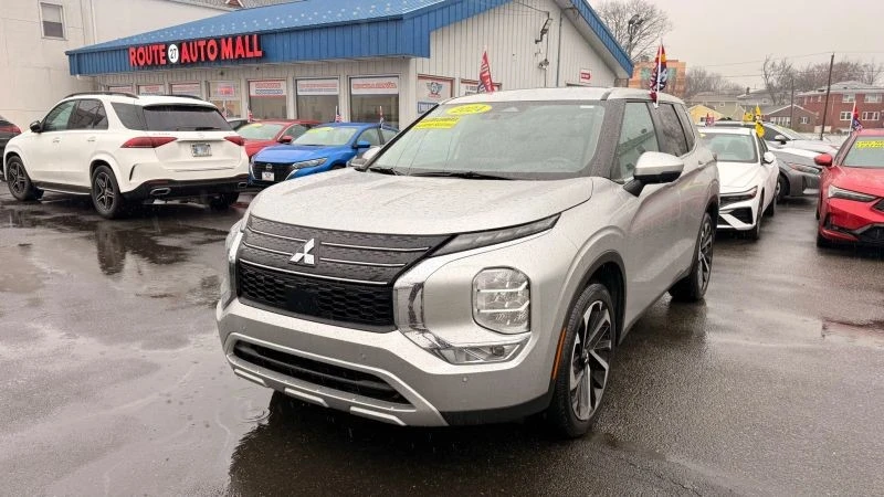 2024 Mitsubishi Outlander - Image 4 of 12
