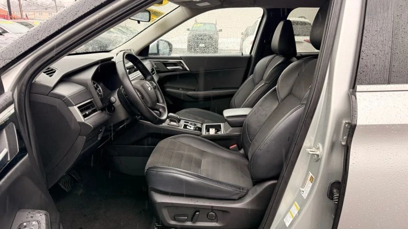 2024 Mitsubishi Outlander - Image 12 of 12