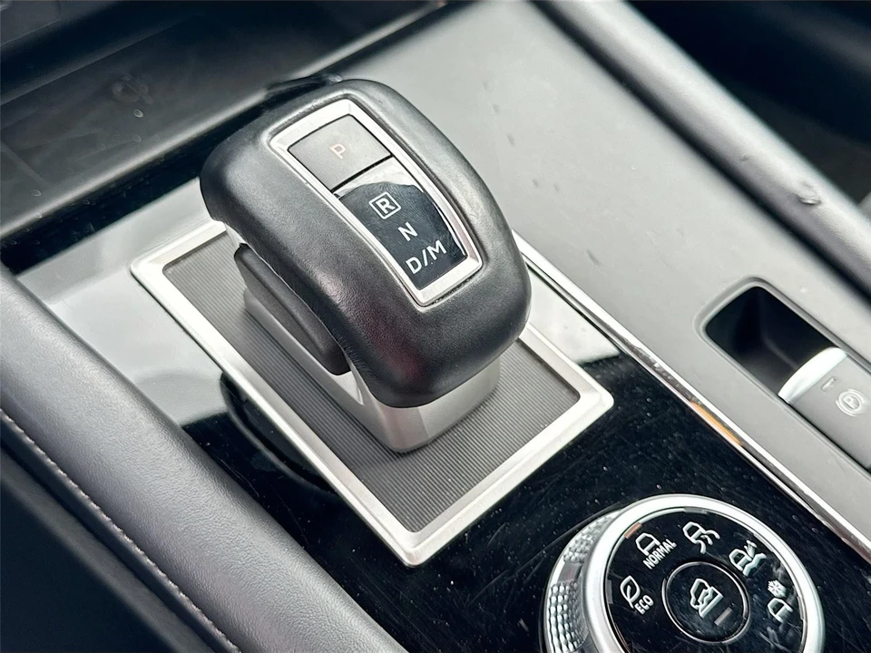 2024 Mitsubishi Outlander - Image 17 of 21