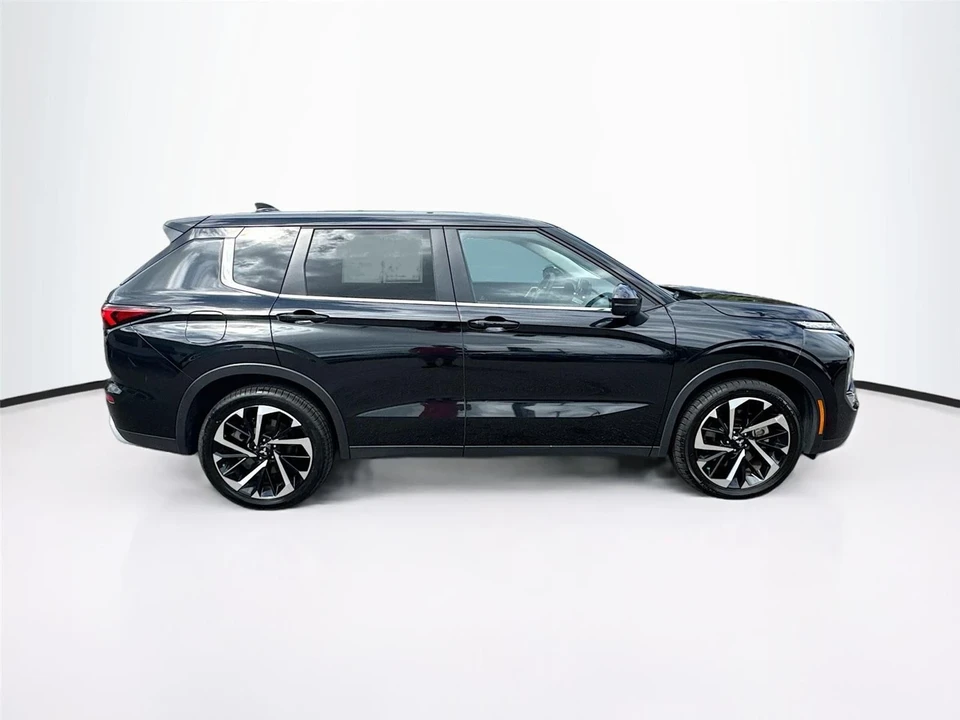 2024 Mitsubishi Outlander - Image 8 of 21