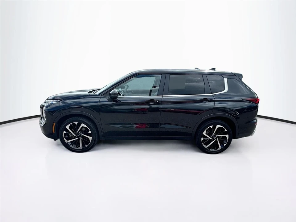 2024 Mitsubishi Outlander - Image 4 of 21