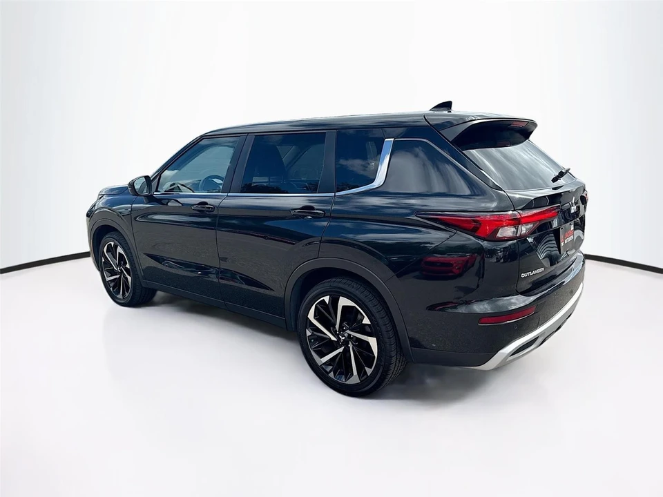 2024 Mitsubishi Outlander - Image 5 of 21