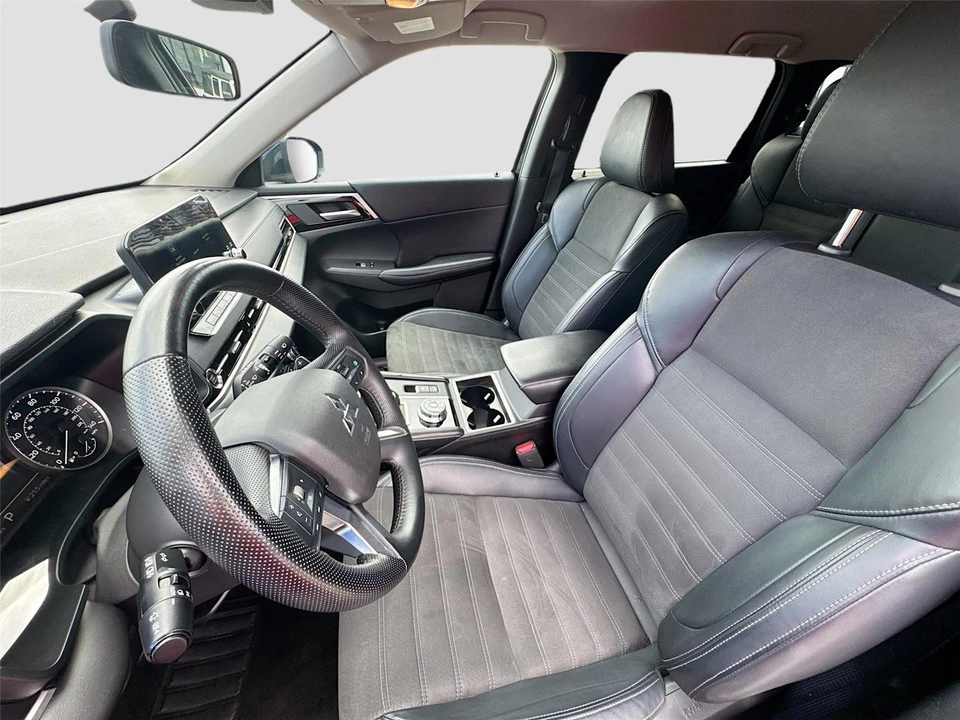 2024 Mitsubishi Outlander - Image 21 of 21