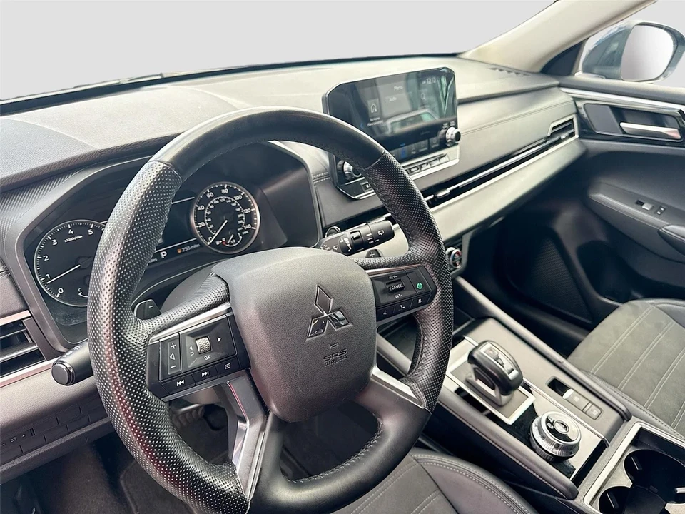 2024 Mitsubishi Outlander - Image 9 of 21