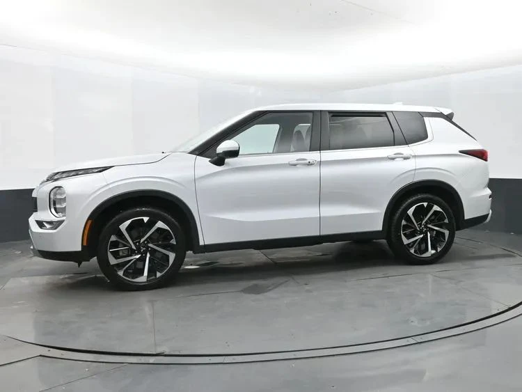 2024 Mitsubishi Outlander - Image 5 of 12