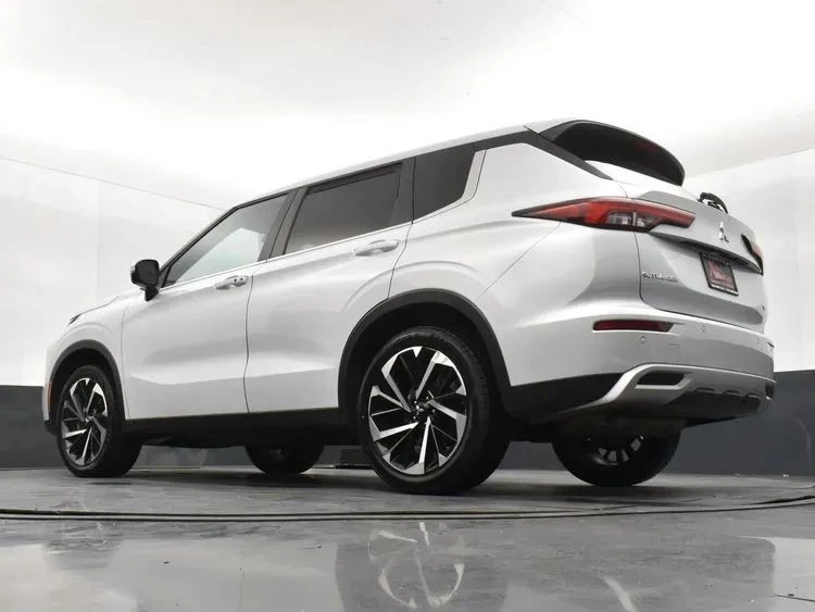 2024 Mitsubishi Outlander - Image 12 of 12