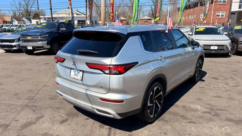 2024 Mitsubishi Outlander - Image 7 of 12