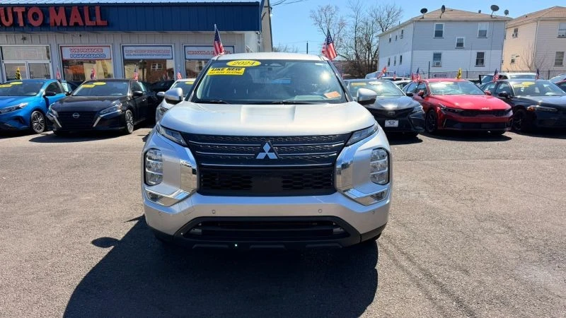 2024 Mitsubishi Outlander - Image 3 of 12