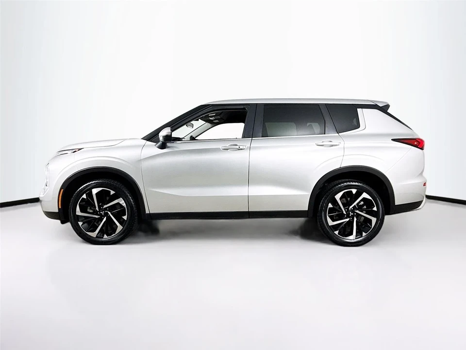 2024 Mitsubishi Outlander - Image 4 of 21